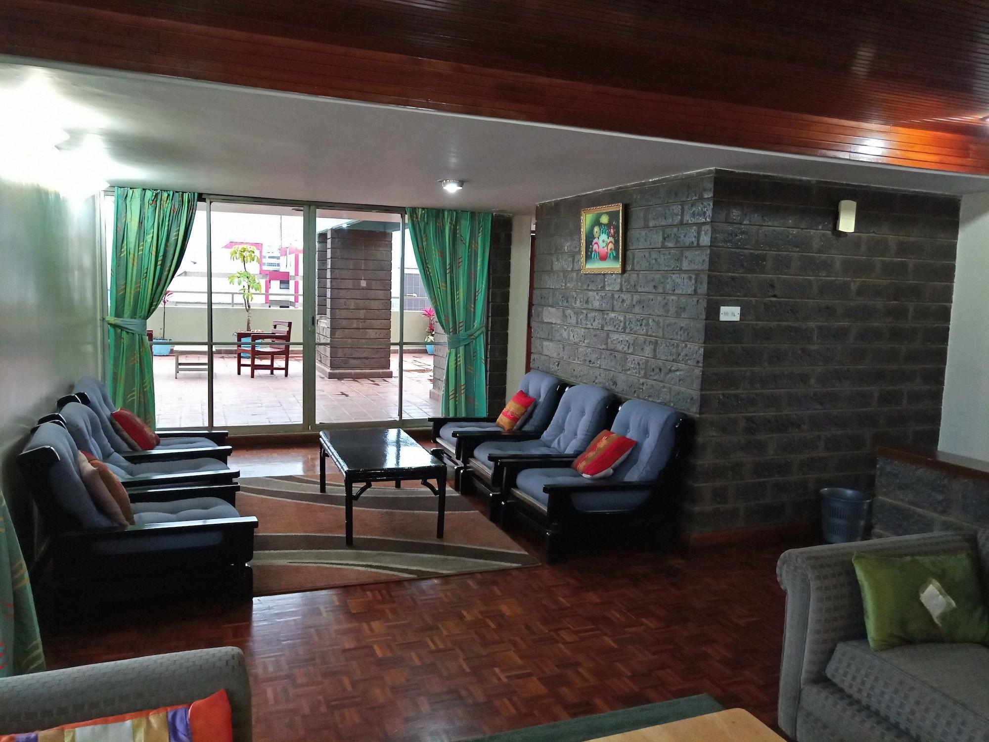 Chester Hotel&suites 3*